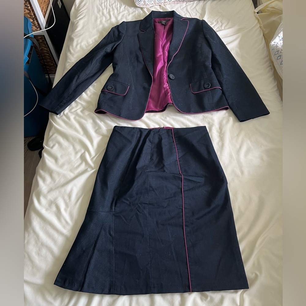 Women’s business blazer and skirt set size 6